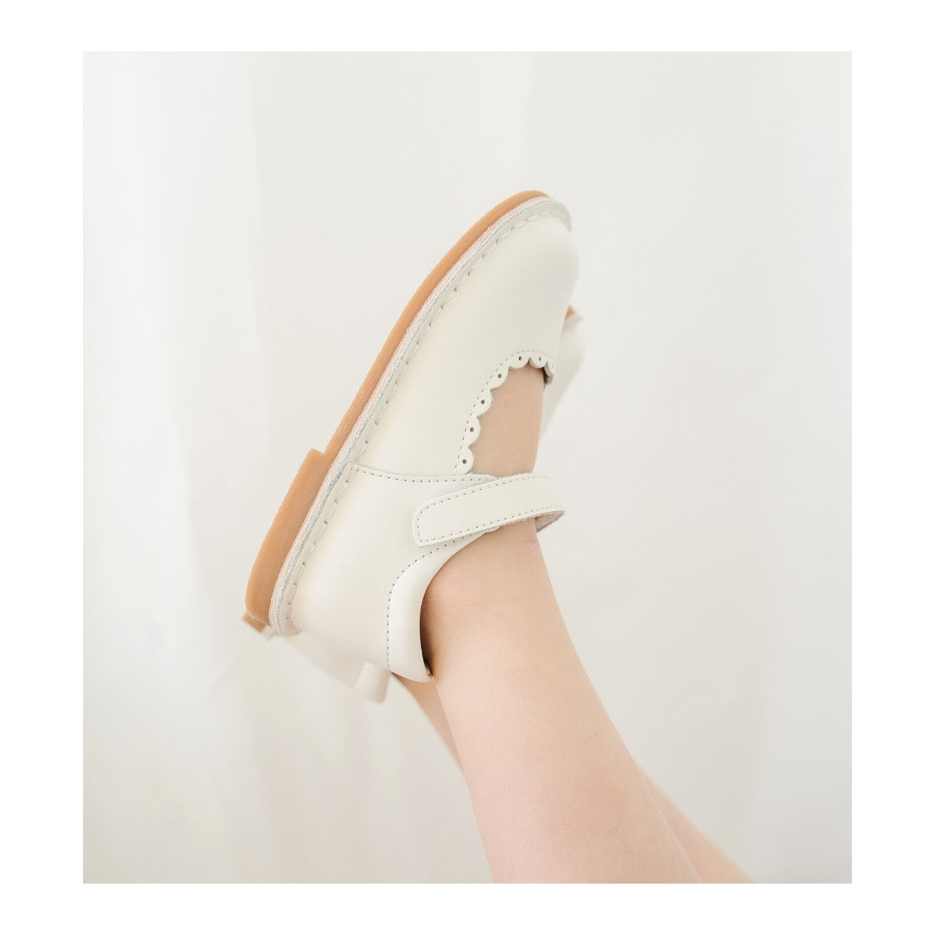 Caitlin Scalloped Mary Jane Off White