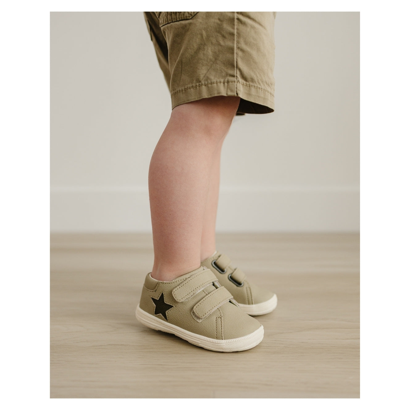 L'Amour Shoes Baby Boys Leo Stone Leather Star Sneaker - Playground Friendly