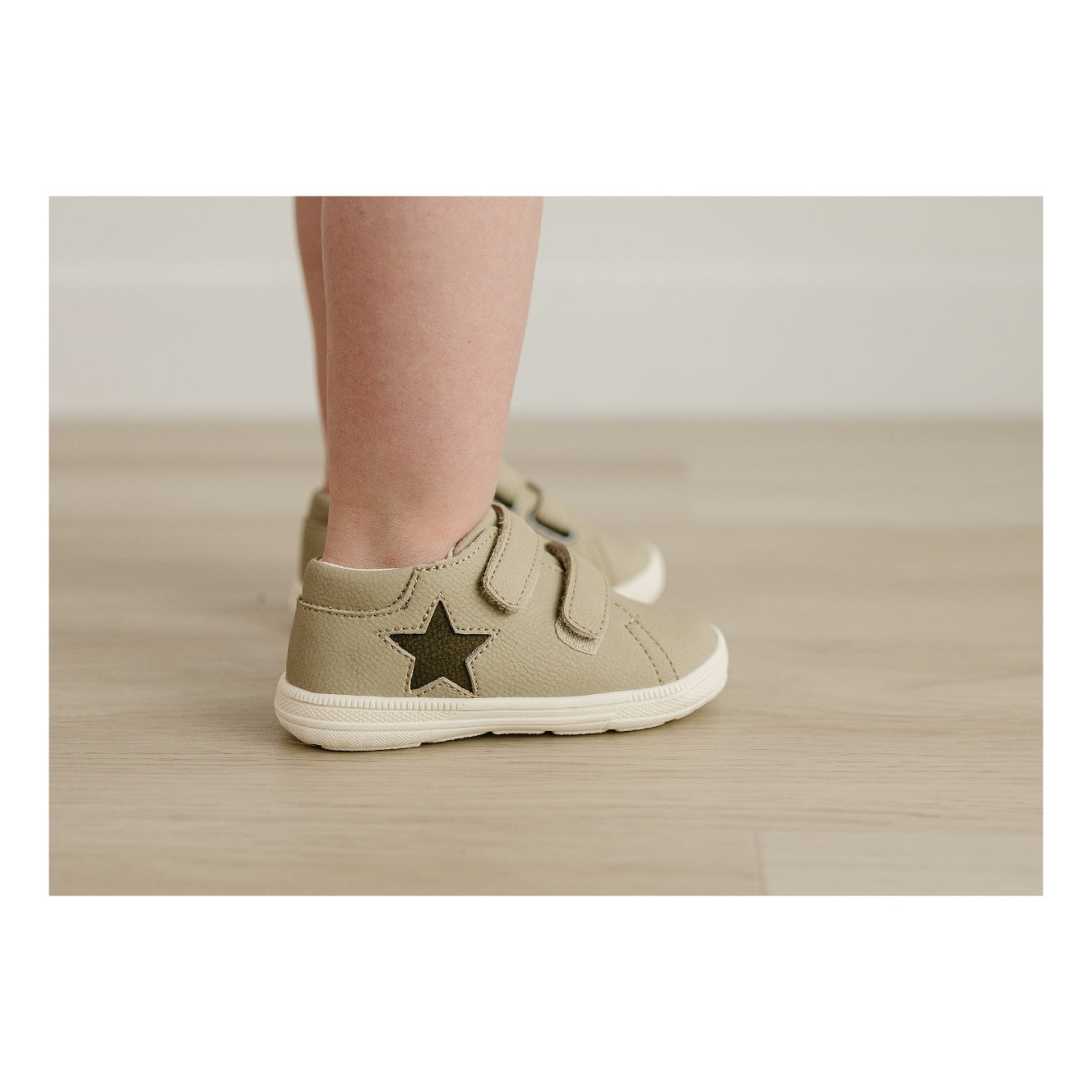 L'Amour Shoes Baby Boys Leo Stone Leather Star Sneaker - Playground Friendly